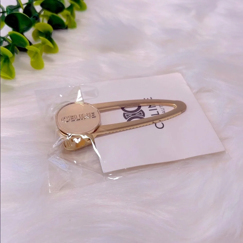Celine Beauté‎ Gold Hair Clip